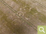 In a summer barley field, a probable Neolithic burial site with 2 small circular ditches with central burial is visible in the aerial photograph (date of photograph 19.07.2020).